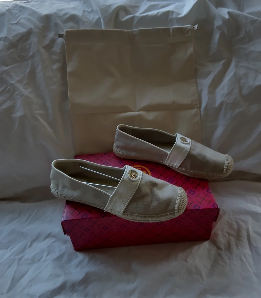 NWOT Tory Burch 'Lacey' Cream & Khaki Canvas Espadrilles with Logo Medallion
